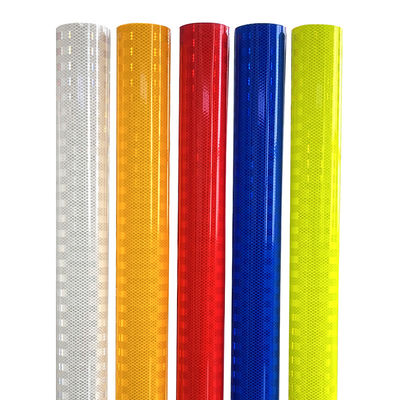 購入 全立方体プリズマ反射を持つ交通標識と道路安全のためのダイヤモンドグレードの反射フィルム オンライン製造