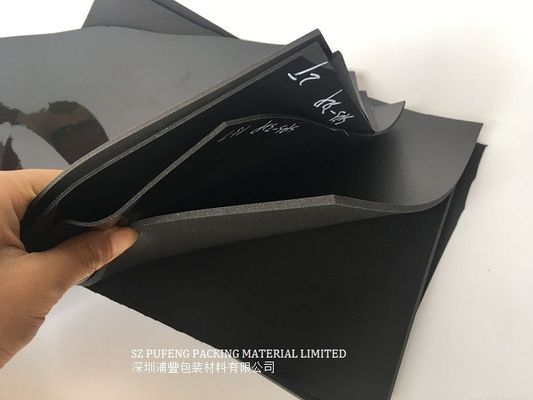 単一の味方された接着剤が付いている絶縁材のタイプ細胞ウレタン フォーム